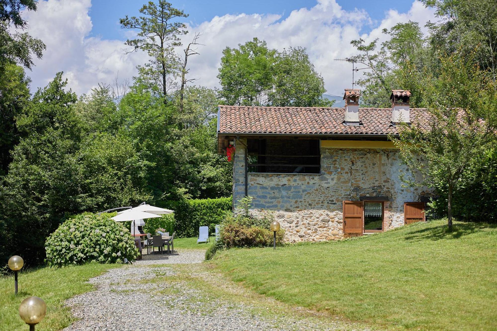 Villetta Con Giardino ⭑⭑⭑⭑⭑ - Wifi, Dogs Allowed Biella Kültér fotó
